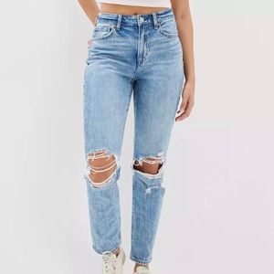 American Eagle Strigid ripped mom jeans size 4 x-long